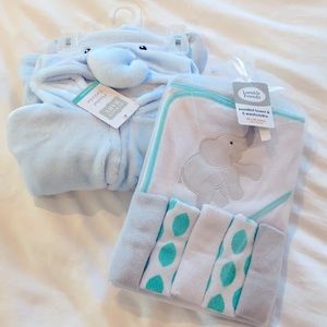 elephant hooded robe & towel 0-9M, 5 washcloth NWT